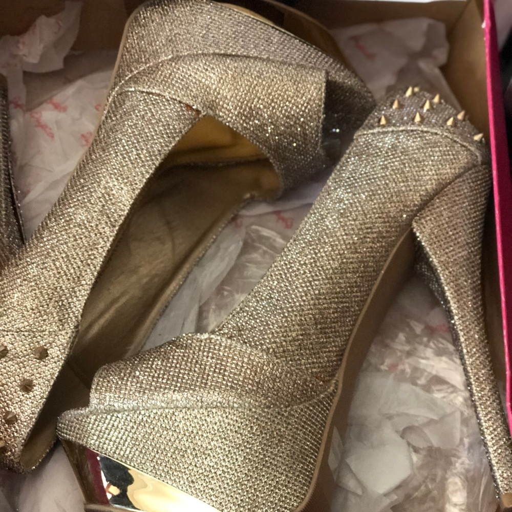 Heels 👠 - Picture 2 of 6